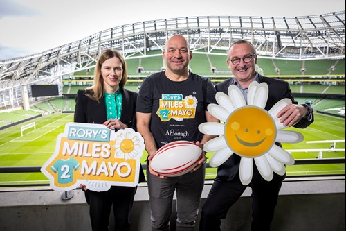 Rory Best with Arachas' Dearbhail Brady, Chief of Staff, and David Jermyn, Director, at the Miles 2 Mayo launch event.
